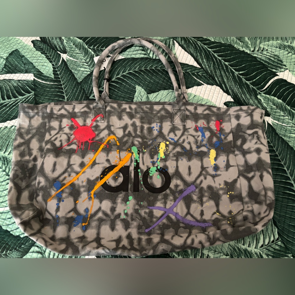 Alo Gray Tie-Dye Tote Bag with Colorful Print LOVE IS LOVE - Picture 2 of 6